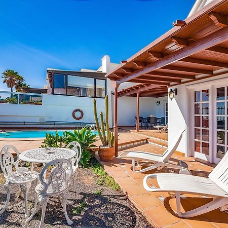 Villa Tias Exterior photo