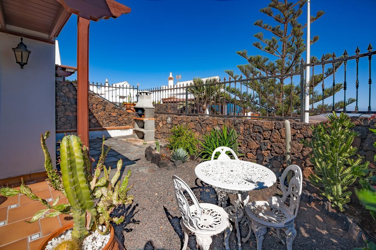 Villa Tias Exterior photo