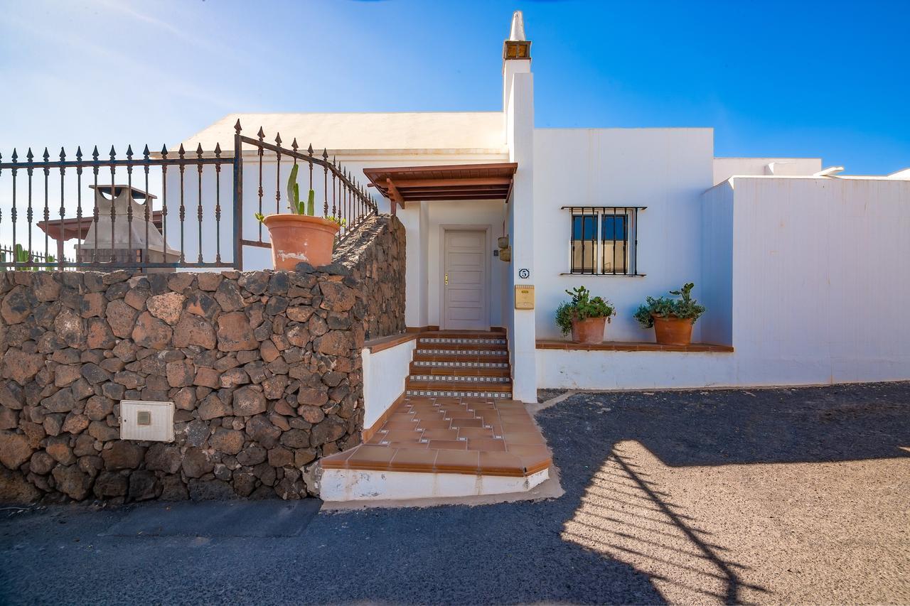 Villa Tias Exterior photo