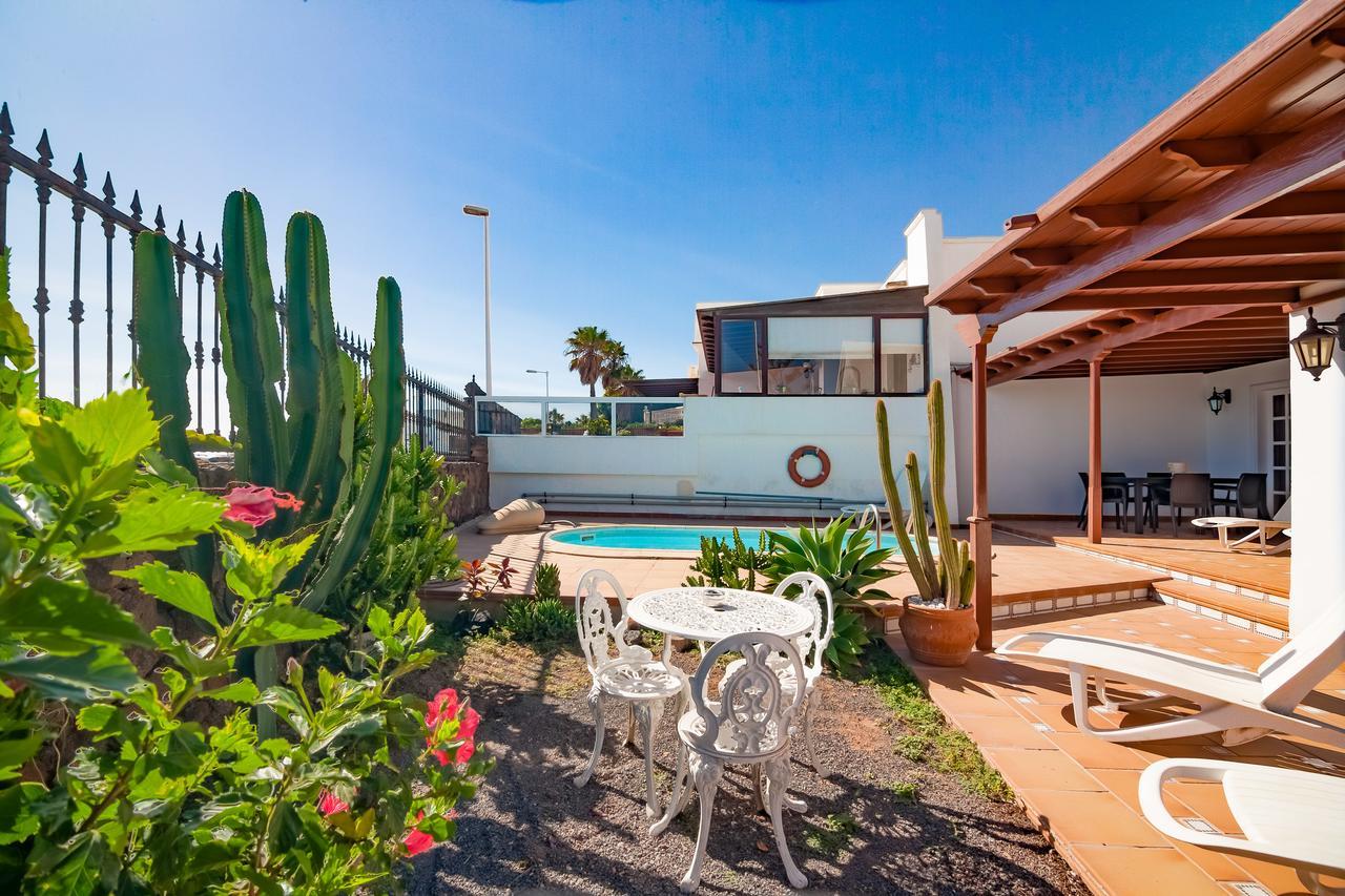 Villa Tias Exterior photo